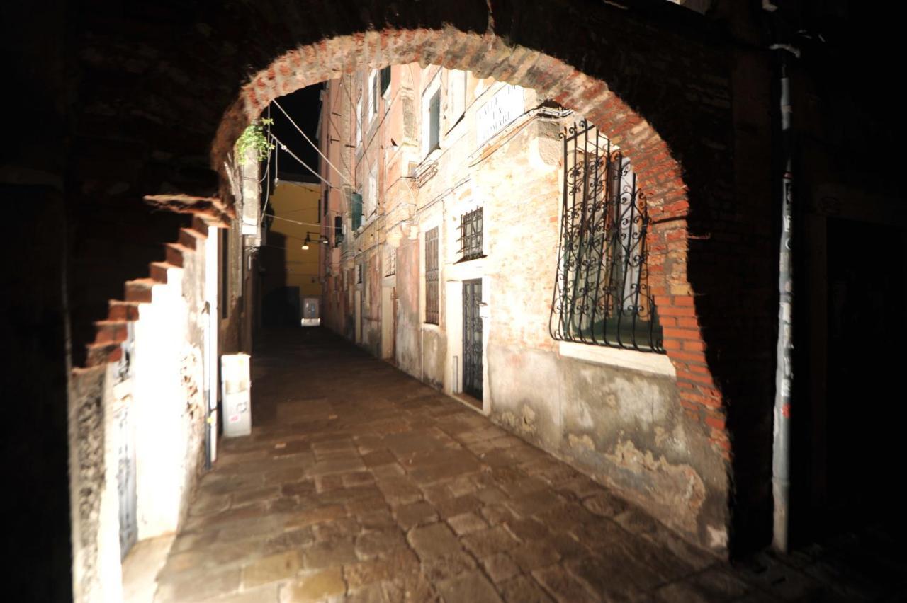 Calle De La Comare Veneza Exterior foto